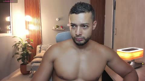 Snapshot of j_calix chatting on June 18, 11:42 pm Calix Independient model Insta and twt Calixsnake online show from June 18, 11:42 pm