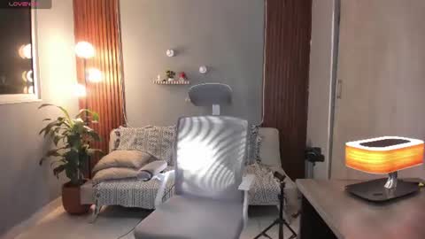Snapshot of j_calix chatting on June 20, 12:47 am Calix Independient model Insta and twt Calixsnake online show from June 20, 12:47 am