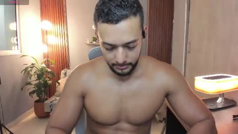 Snapshot of j_calix chatting on June 24, 12:09 am Calix Independient model Insta and twt Calixsnake online show from June 24, 12:09 am