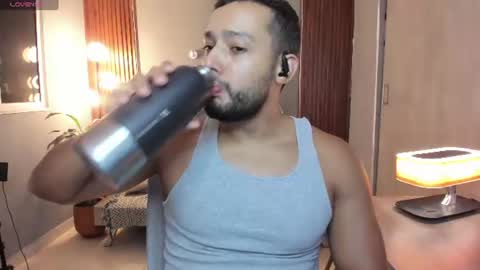 Snapshot of j_calix chatting on June 27, 1:21 am Calix Independient model Insta and twt Calixsnake online show from June 27, 1:21 am