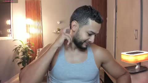 Snapshot of j_calix chatting on June 29, 11:27 pm Calix Independient model Insta and twt Calixsnake online show from June 29, 11:27 pm