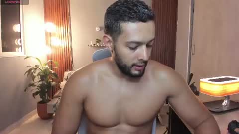 Snapshot of j_calix chatting on July 1, 1:40 am Calix Independient model Insta and twt Calixsnake online show from July 1, 1:40 am