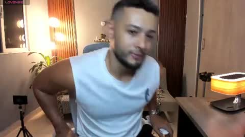 Snapshot of j_calix chatting on July 18, 11:30 pm Calix Independient model Insta and twt Calixsnake online show from July 18, 11:30 pm