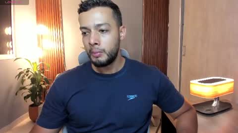 Snapshot of j_calix chatting on July 25, 11:24 pm Calix Independient model Insta and twt Calixsnake online show from July 25, 11:24 pm