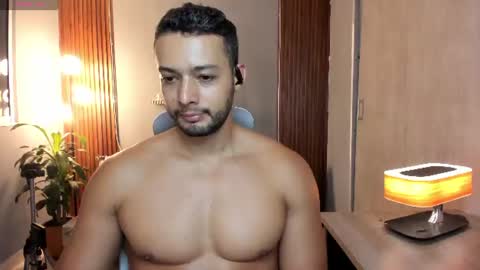 Snapshot of j_calix chatting on July 28, 7:39 pm Calix Independient model Insta and twt Calixsnake online show from July 28, 7:39 pm