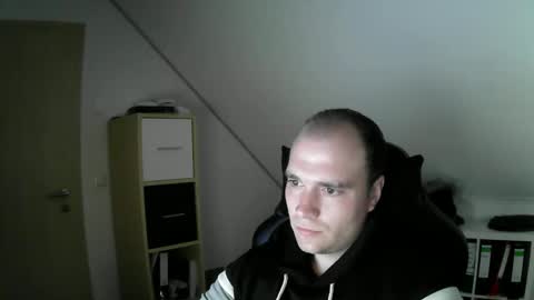 here4y online show from November 28, 9:56 am