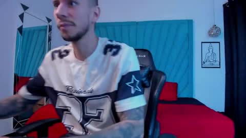 Snapshot of j_king__ chatting on May 16, 1:21 pm J King online show from May 16, 1:21 pm