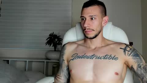 Snapshot of j_king__ chatting on June 5, 11:05 am J King online show from June 5, 11:05 am