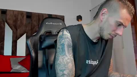Snapshot of j_king__ chatting on July 2, 9:10 pm J King online show from July 2, 9:10 pm