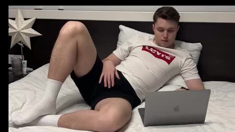 j_lyle_x online show from February 22, 7:01 pm