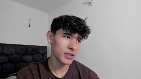 Noah online show from January 8, 3:39 pm