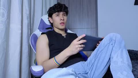 Noah online show from October 8, 8:17 pm