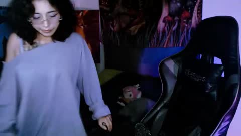 jade 18  online show from November 18, 5:34 am