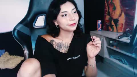 Snapshot of jaadee18 chatting on June 27, 6:18 am jade 18 online show from June 27, 6:18 am