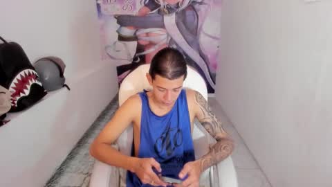 Snapshot of jaames_boy chatting on March 9, 11:09 pm James Boy online show from March 9, 11:09 pm