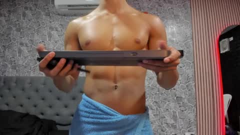 Snapshot of jace_parker chatting on April 1, 12:00 am jace_parker online show from April 1, 12:00 am