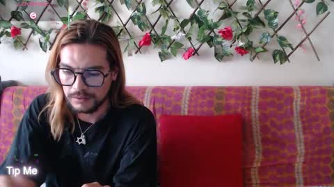 Snapshot of jack_emily11 chatting on February 18, 8:16 pm Jack and Emily online show from February 18, 8:16 pm