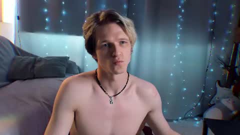 Snapshot of jack_frozt chatting on June 12, 12:15 pm brestonsweet online show from June 12, 12:15 pm
