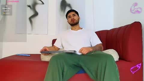Snapshot of jack_hills2 chatting on July 24, 12:14 pm online show from July 24, 12:14 pm