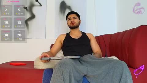 Snapshot of jack_hills2 chatting on July 28, 12:48 pm online show from July 28, 12:48 pm