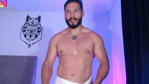 Snapshot of jack_master_muscle chatting on July 7, 12:02 am jack and leah online show from July 7, 12:02 am