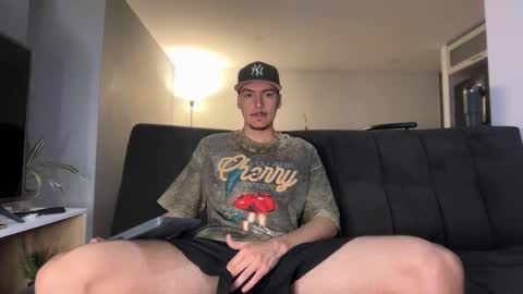 INDEPENDENT MODEL online show from December 3, 10:24 am