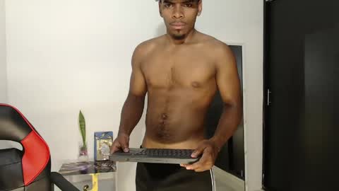 Snapshot of jackboy_22 chatting on May 6, 12:10 pm Jack online show from May 6, 12:10 pm