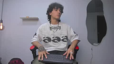 Snapshot of jackestaylor chatting on October 6, 6:22 am Jackes Taylor online show from October 6, 6:22 am