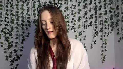 Lisa online show from February 5, 1:05 pm