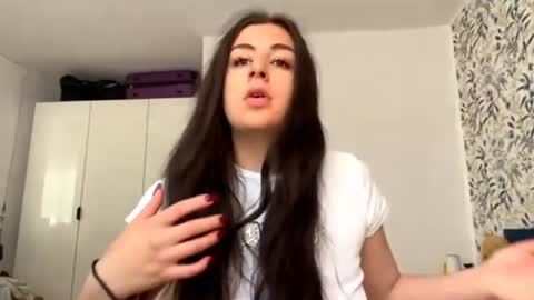 Snapshot of jacklynpiner chatting on June 9, 8:04 am Mia online show from June 9, 8:04 am