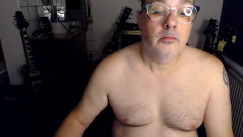 Jack independent model  online show from June 1, 9:05 pm