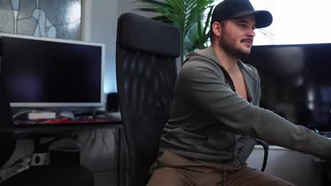 Snapshot of jackoffdude85 chatting on February 17, 10:03 pm Colten Carter online show from February 17, 10:03 pm