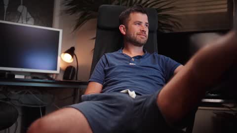 Snapshot of jackoffdude85 chatting on September 28, 3:23 am Colten Carter online show from September 28, 3:23 am