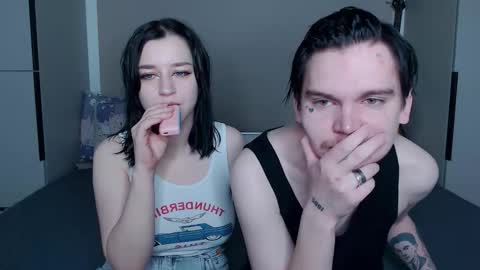 Snapshot of jackoffjillss chatting on October 18, 7:58 pm JackOffJillss online show from October 18, 7:58 pm