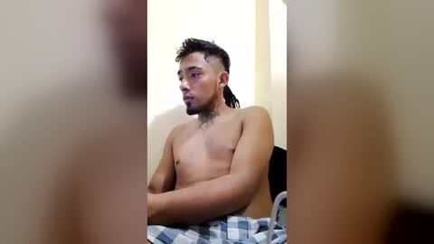 Snapshot of jacksoon_2100 chatting on August 8, 7:32 am Jacksson online show from August 8, 7:32 am