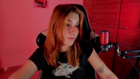 Linda Sofia help me get to 100 thumbs up online show from December 30, 4:20 am