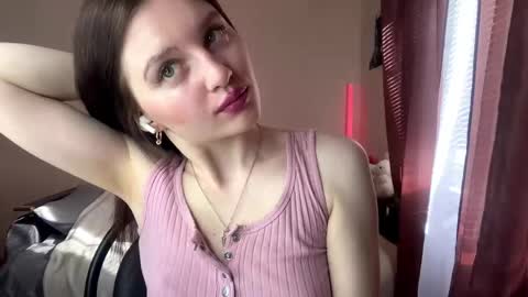 Lillian online show from May 3, 5:13 am