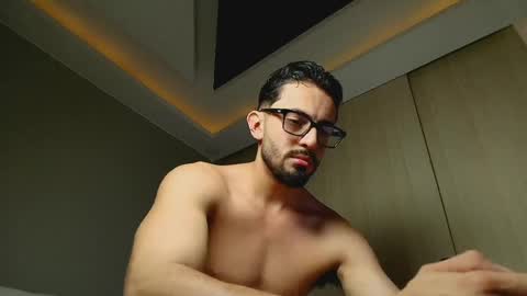 Snapshot of jacob__adams chatting on April 5, 1:14 am jacob__adams online show from April 5, 1:14 am