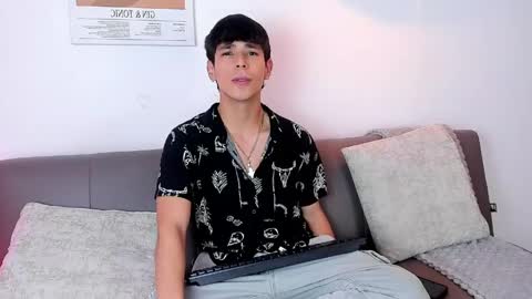 jacob_colliins online show from May 8, 3:12 am