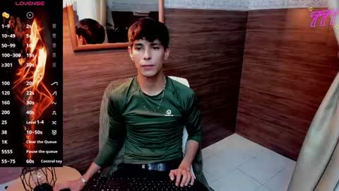 Snapshot of jacob_colliins chatting on July 23, 9:13 pm jacob_colliins online show from July 23, 9:13 pm