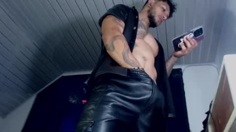 Michael Caicedo online show from May 26, 3:57 am