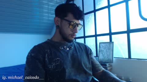 Michael Caicedo online show from May 28, 7:44 pm