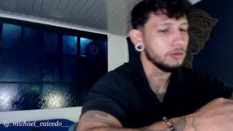 Michael Caicedo online show from June 2, 3:08 am