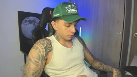 jacobb116 online show from October 23, 12:21 am