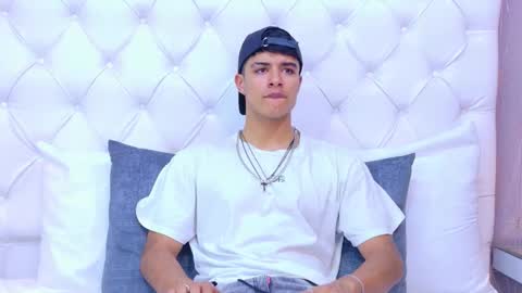 Snapshot of jacobbiker chatting on September 30, 3:11 am Jacob online show from September 30, 3:11 am
