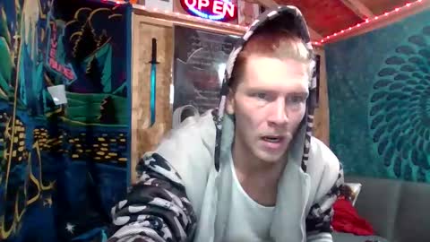 jacobsinthehood online show from December 16, 5:40 pm