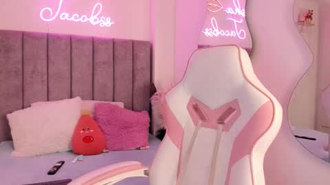 Snapshot of jacobss_gh chatting on November 3, 9:05 pm JACOBSS online show from November 3, 9:05 pm