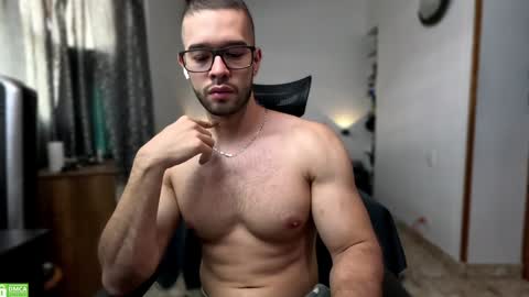 Snapshot of jacobt77 chatting on December 10, 3:33 pm Jacob online show from December 10, 3:33 pm