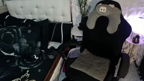 Jacque online show from February 27, 9:47 pm