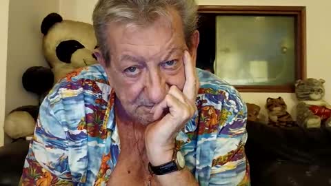 Snapshot of jacques_de_france chatting on May 19, 3:57 am Jacques online show from May 19, 3:57 am